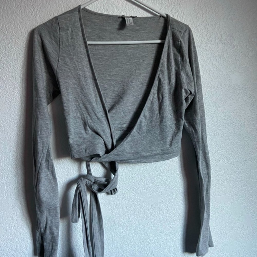 cute cropped tie long sleeve